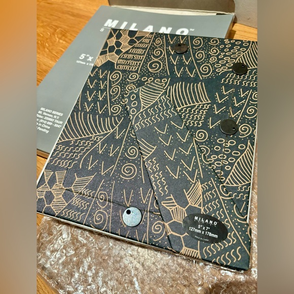 NWT Milano Silver Line Patterned 5X7 Picture Frame - Picture 3 of 4